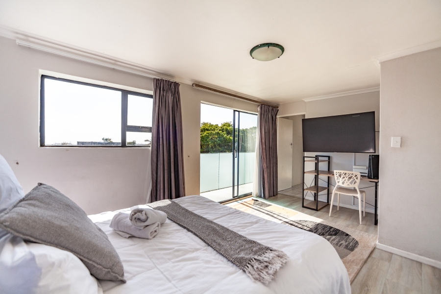 8 Bedroom Property for Sale in Milnerton Ridge Western Cape